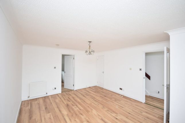 41, Cooper Avenue, Carluke photo 4
