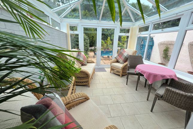 54 Rockfields, Porthcawl photo 2