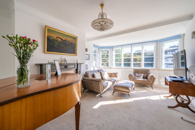 Flat 45, Exeter House, Putney Heath, London photo 3