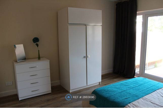 Bradgate Road, Bedford photo 3