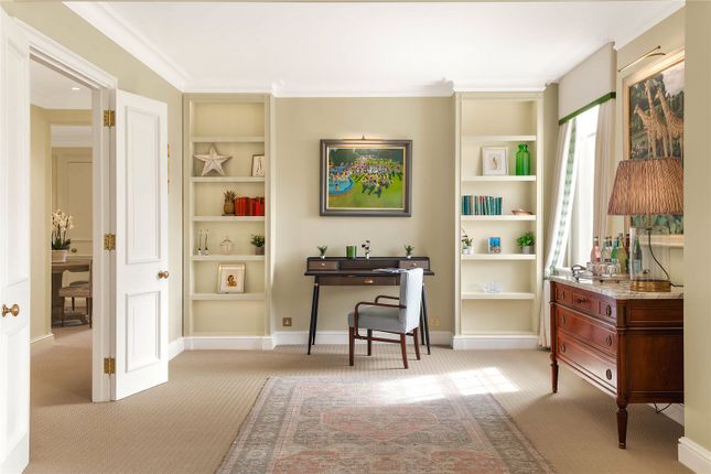 Flat 157, Cranmer Court,, Whiteheads Grove, London photo 4