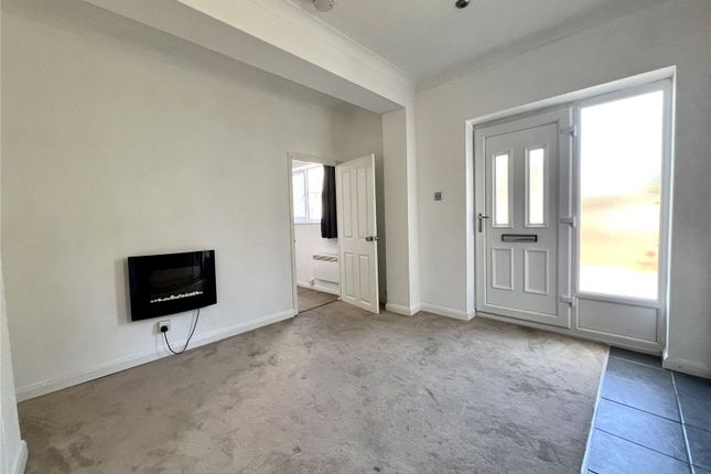 Flat 2, 14, Springfield Road, Surrey photo 2