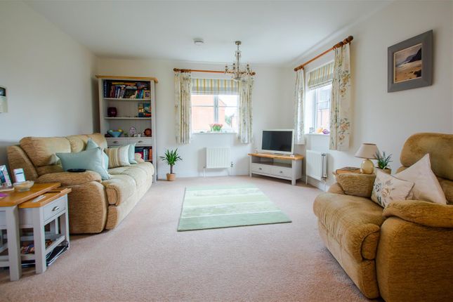 Flat for sale in Green Road, Haverhill