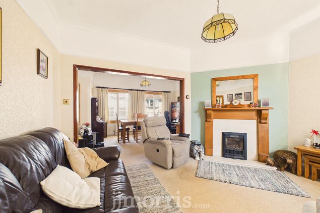 19 St. Davids Place, Goodwick photo 2