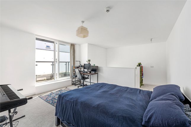 Flat for sale in 12, Point Pleasant, London