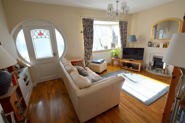 10, Mayfield Avenue, Haughton Dale, Denton photo 3