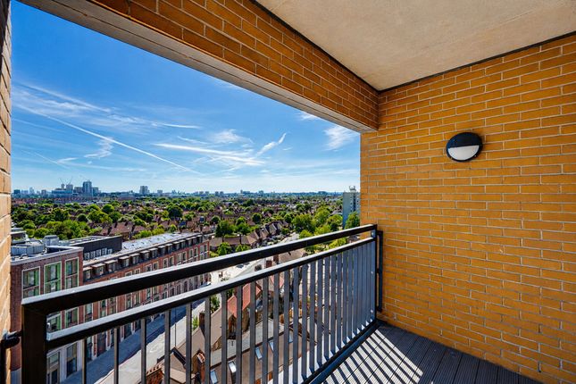 Flat 71, Tabbard Apts East Acton Lane, London photo 4