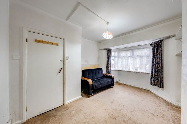 Goldsmith Avenue, London photo 2