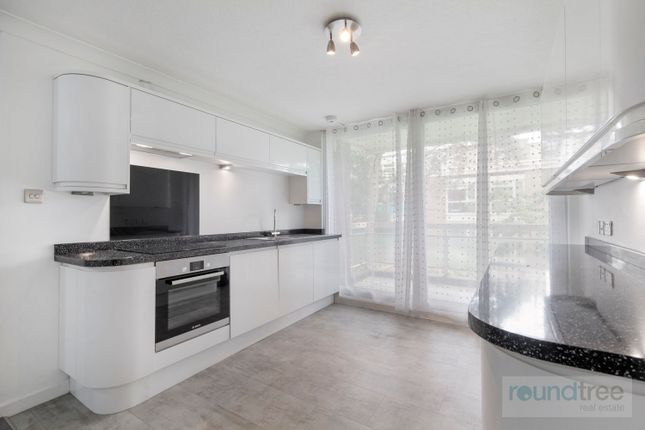 Flat 166, Leamington House, Edgware photo 2