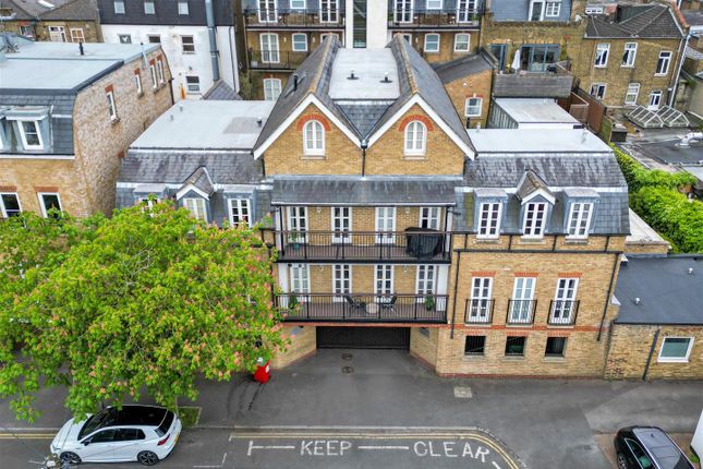 Flat for sale in Feltham Avenue, East Molesey