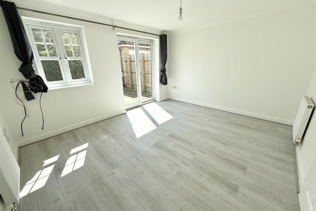 2, Bradfield Drive, Great Yarmouth photo 2