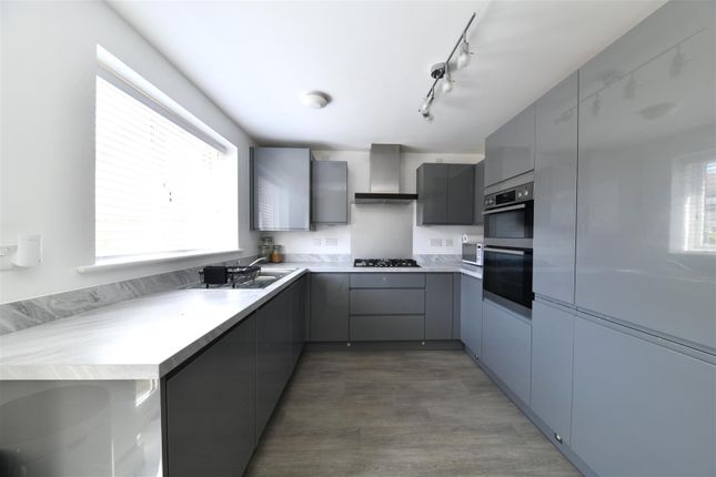 19, Lily Edge, Biggleswade photo 3