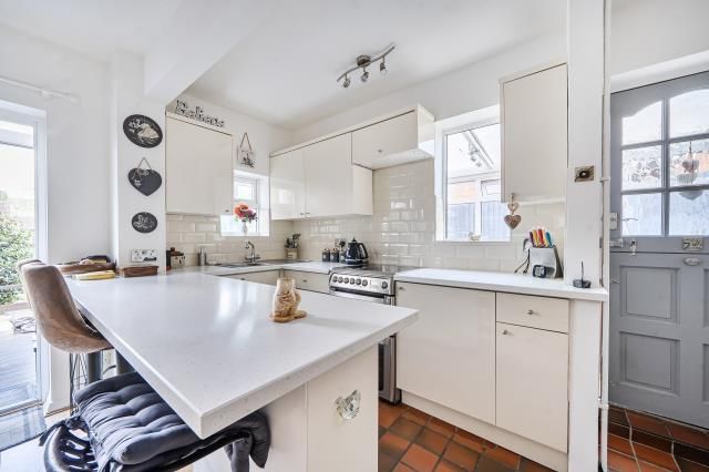 33, Kingsmead Road, High Wycombe photo 3