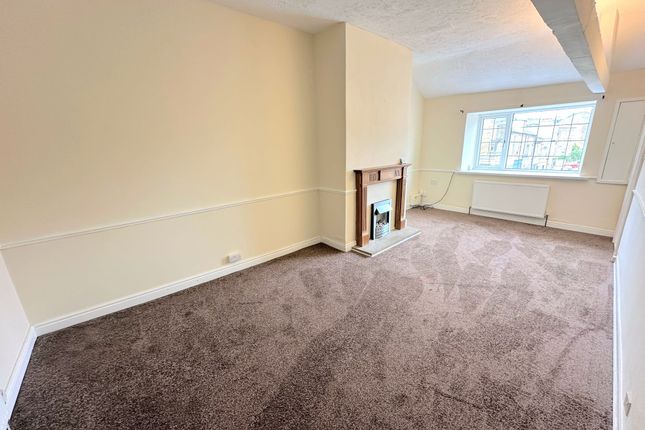 3a Savile Park Street, Halifax photo 2