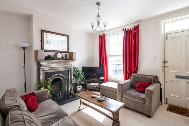 31 Warren Road, Reigate photo 3