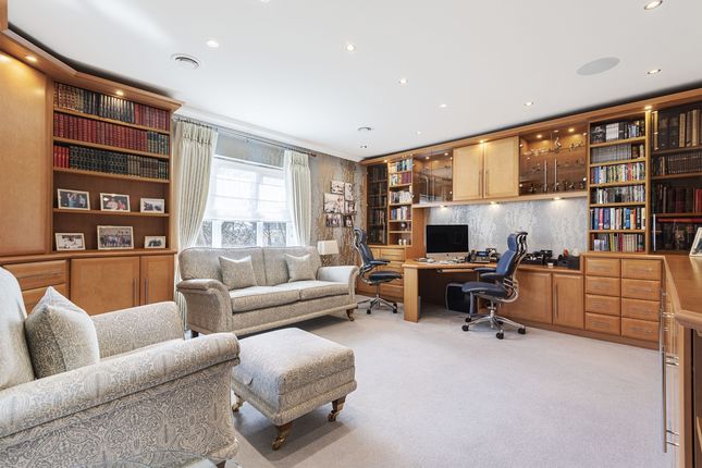 Flat for sale in Uxbridge Road, Stanmore