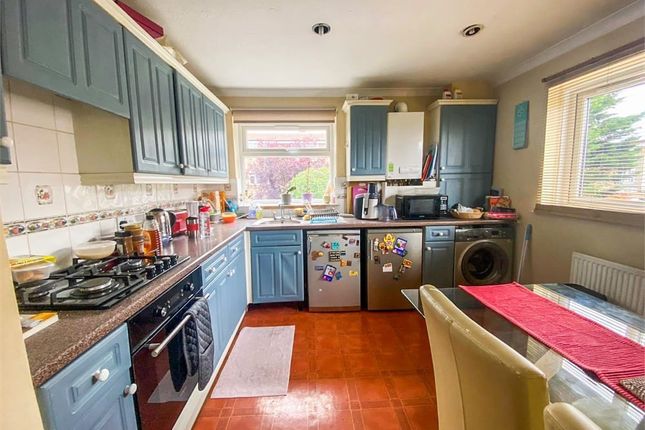 44, Laburnum Grove, Langley photo 3