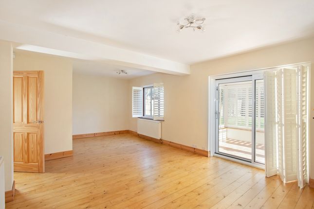 Thumbnail Detached house to rent in Chalkpit Lane, Oxted