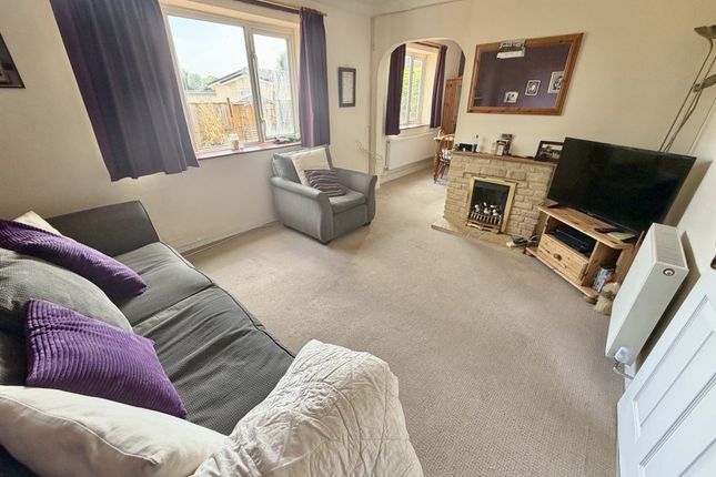 108, Roe Avenue, Yeovil photo 4