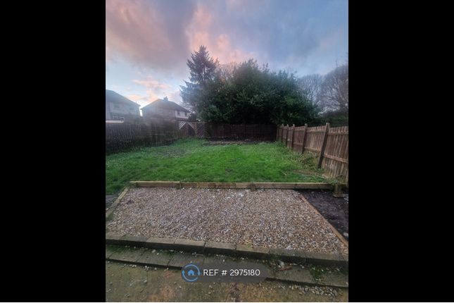 Lambourne Avenue, Bradford photo 2