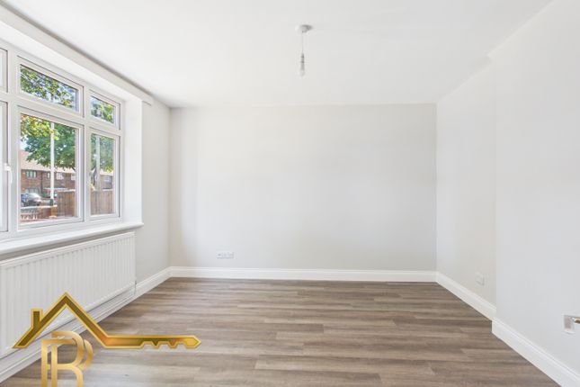 75, North Hill Drive, Romford photo 5