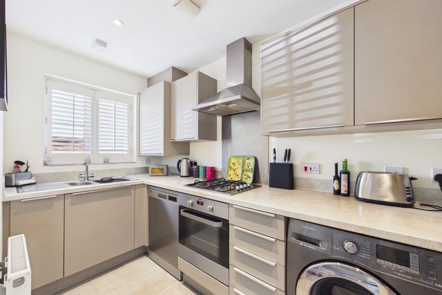 9 Burgidge Way, Chinnor photo 2