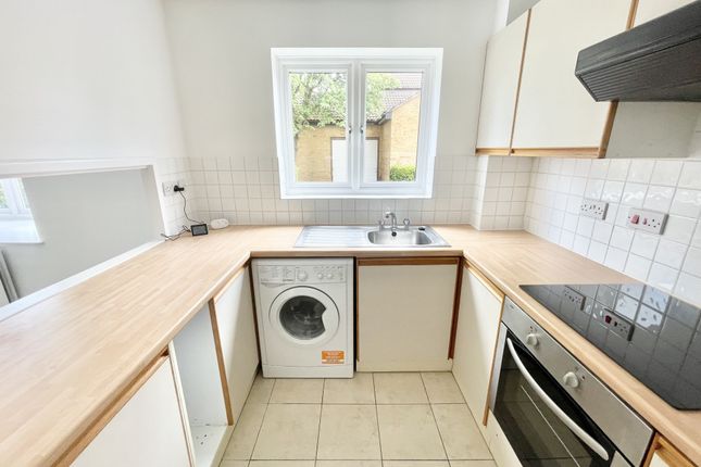 21, Slade End, Theydon Bois photo 2