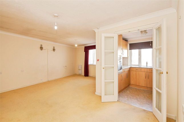 73, Stannard Court, Catford photo 4