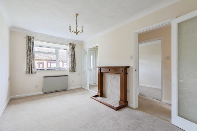 40, Vinery Court, Huntingdon photo 2