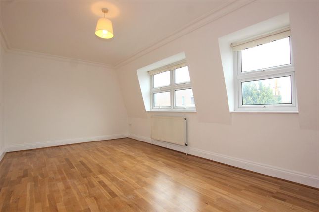 Thumbnail Flat to rent in Alexandra Grove, Manor House