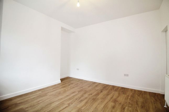 33, Crosby Road, Leeds photo 4