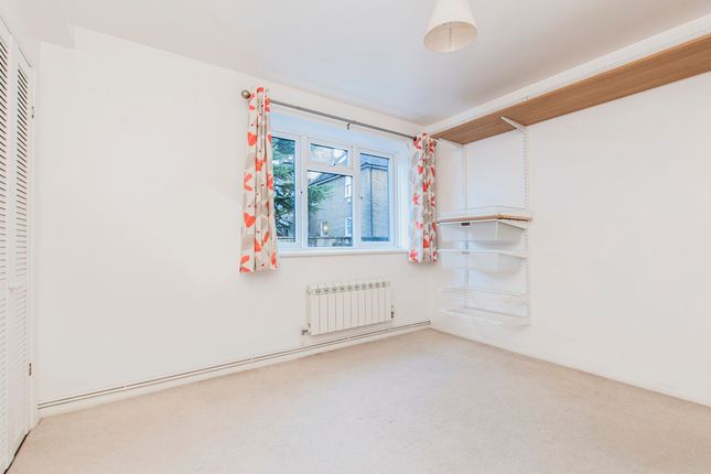 15 Inner Park Road, London photo 4