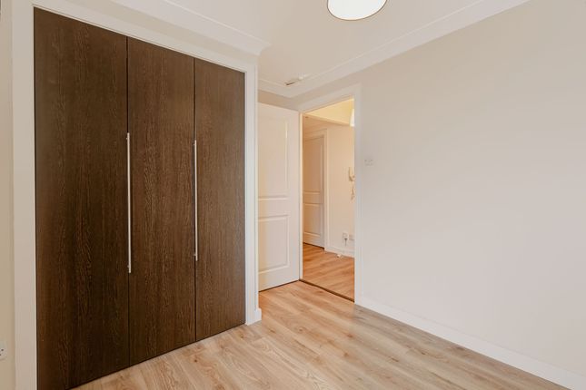 86 Whiteside Court, Bathgate photo 4