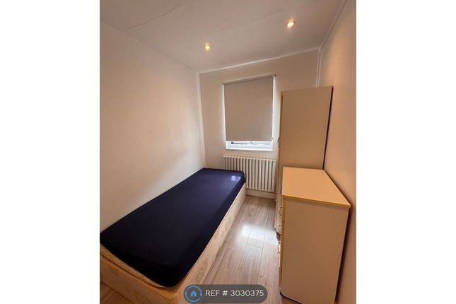 Flat, Stangate Royal St, London photo 3