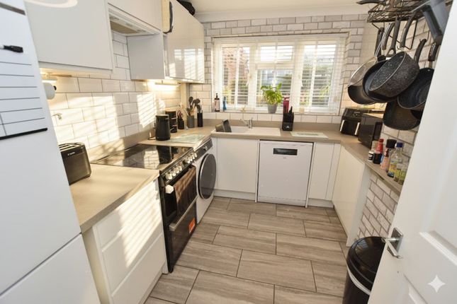 12 St. Andrews Close, Margate photo 2