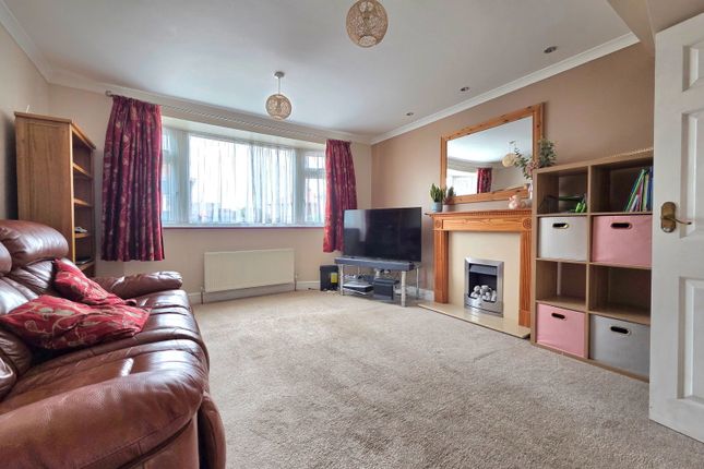 40, Bursill Crescent, Ramsgate photo 3