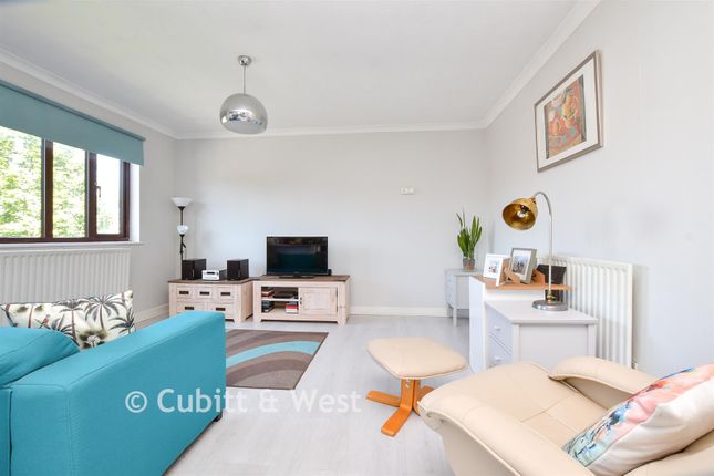 37, Marigold Way, Croydon photo 3