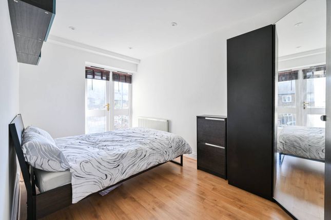 Thumbnail Flat to rent in Deverell Street, Borough, London