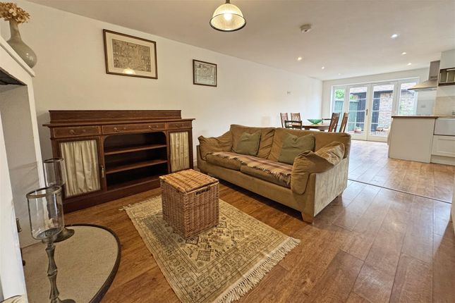 2 Laurel Cottages, Woodside Road, Chiddingfold photo 4