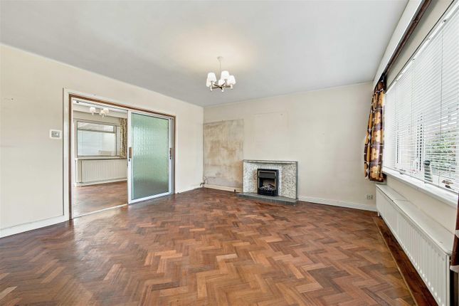26, Cedars Drive, Hillingdon photo 4