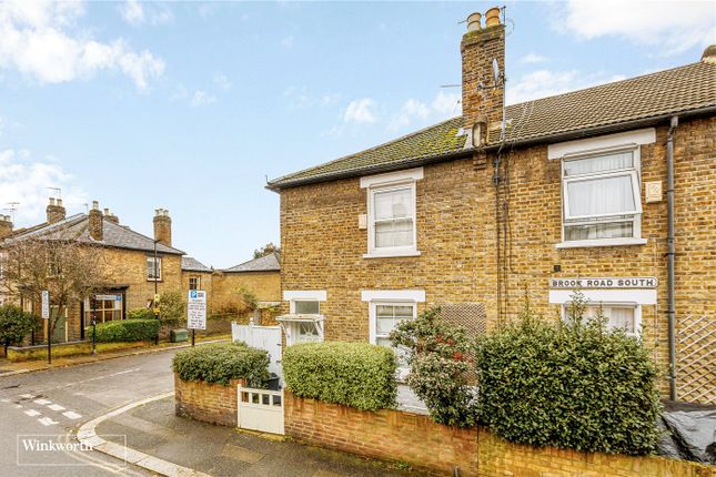 End terrace house for sale in Brook Road South, Brentford