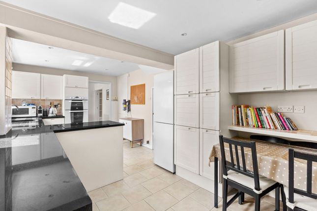 1 Sunnycroft, High Wycombe photo 4