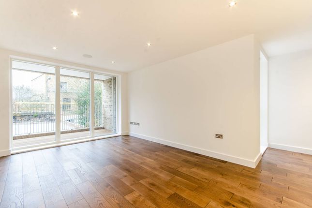 Thumbnail Flat for sale in Chatham Place, Hackney, London