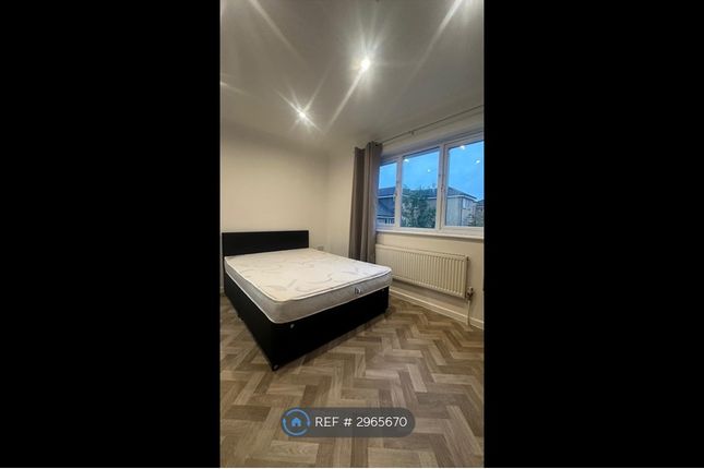 Quarles Park Road, Romford photo 2