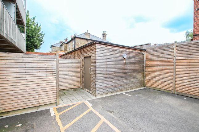 Flat 8, 33 Stafford Road, Wallington photo 3
