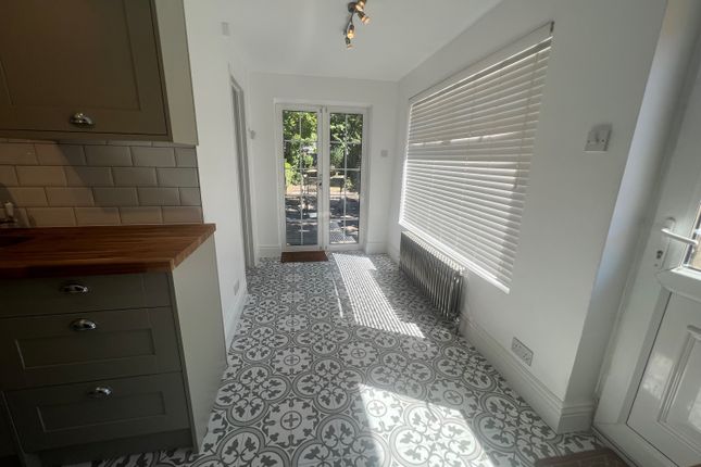 23, Albert Road, Egham photo 4