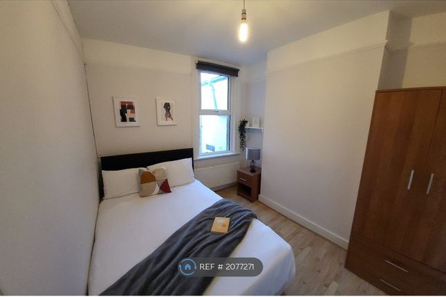 Thumbnail Room to rent in Waldeck Grove, London