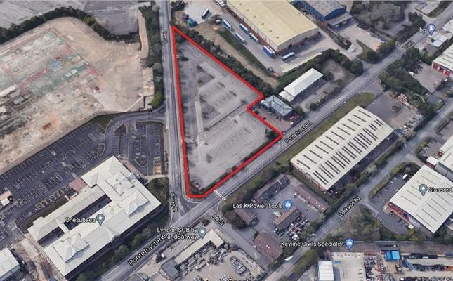 Land to let in Queen Street, Leeds, West Yorkshire