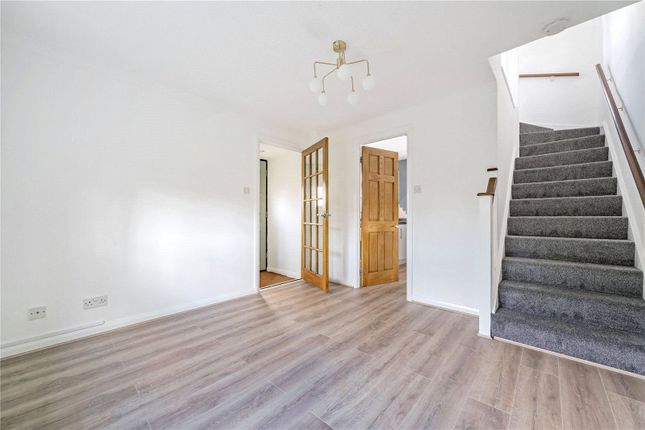 Thumbnail Maisonette for sale in Hamilton Way, Palmers Green, London