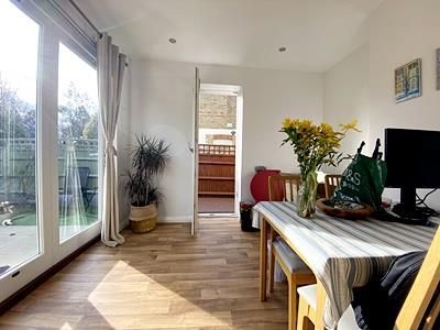 Flat to rent in Park Hall Road, Dulwich, London